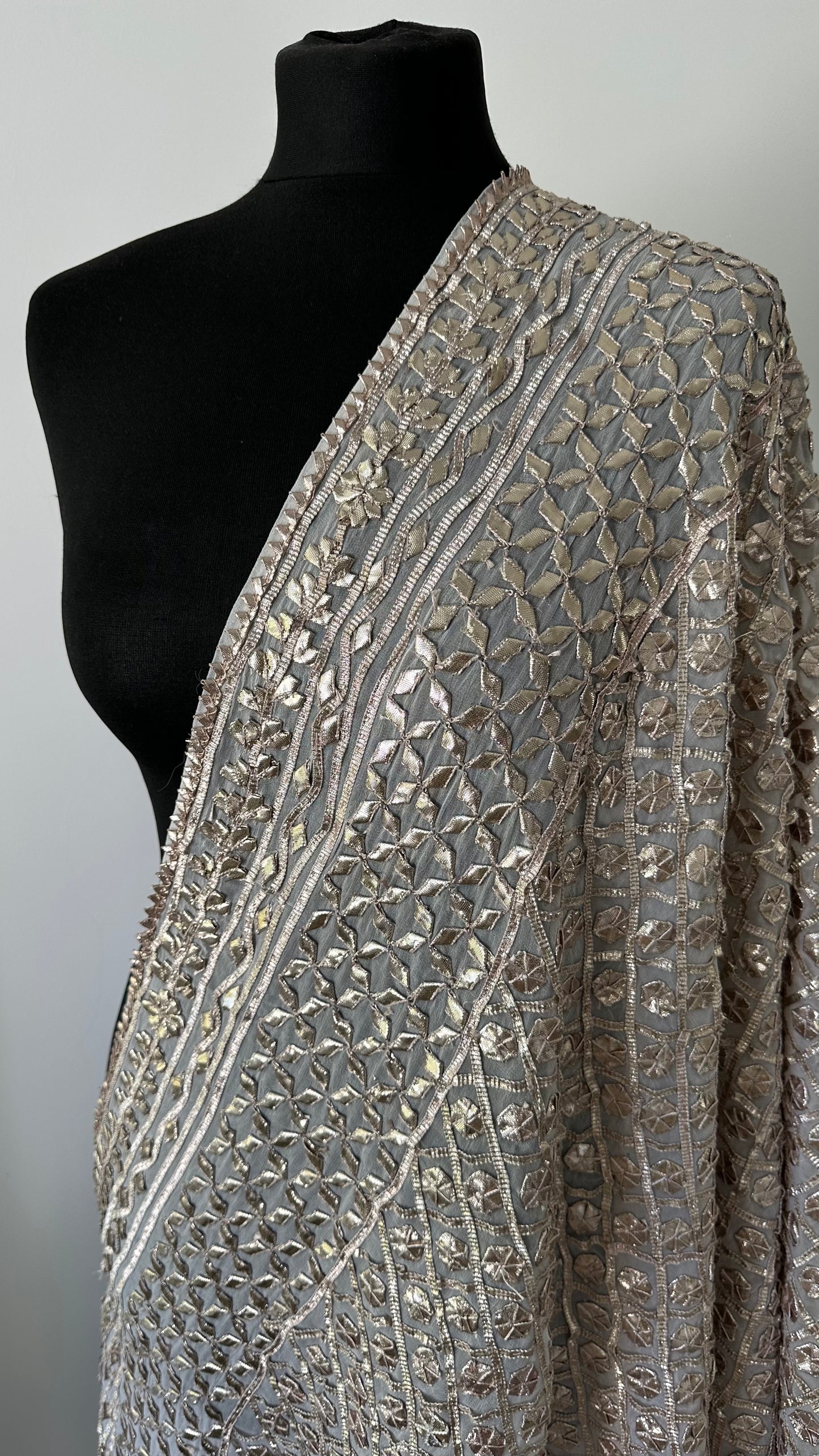 White | The Oh My Gota Statement Duputta