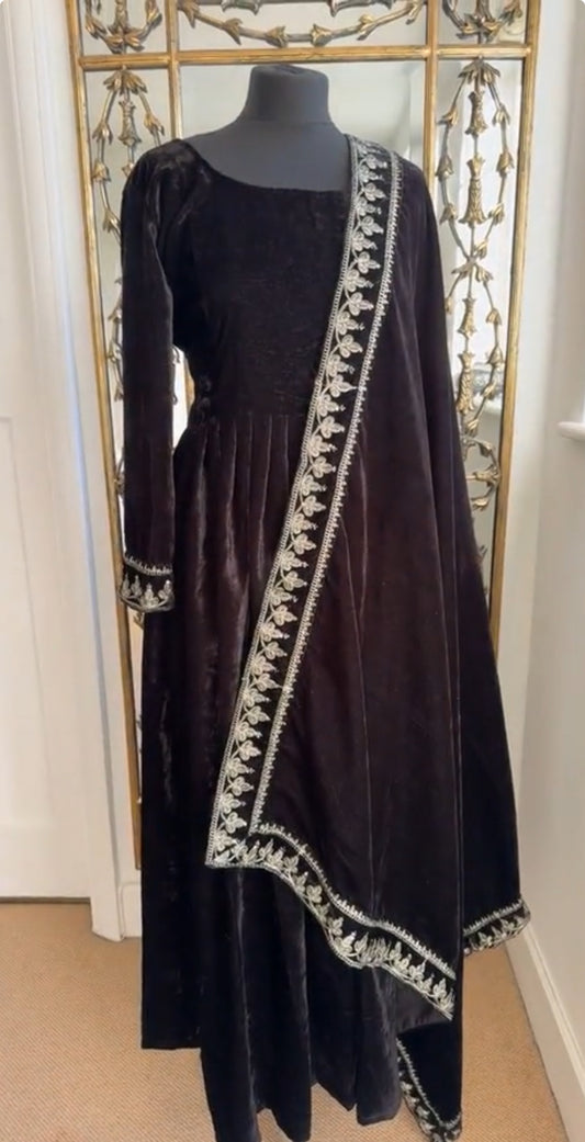 Velvet Anarkali & Velvet Duputta (XL)