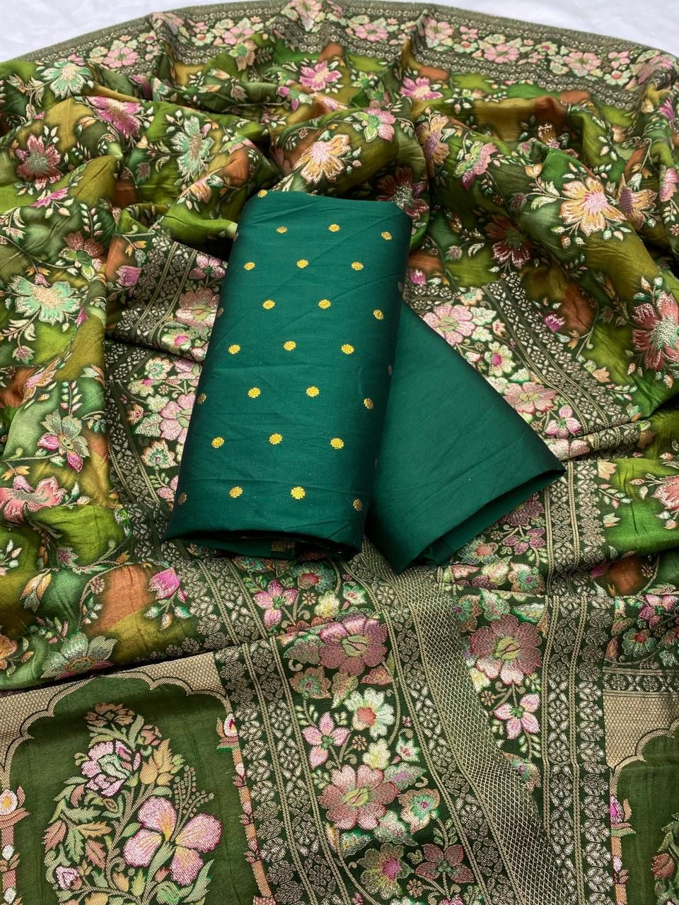 Mendhi / Green Unstitched Suit