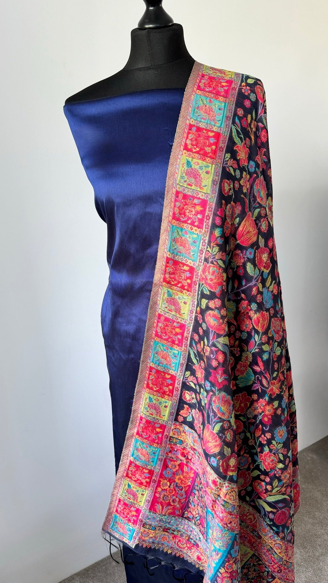 Kani Silk Woven Duputta with Plain Pure Tafta Silk Unstitched Fabric